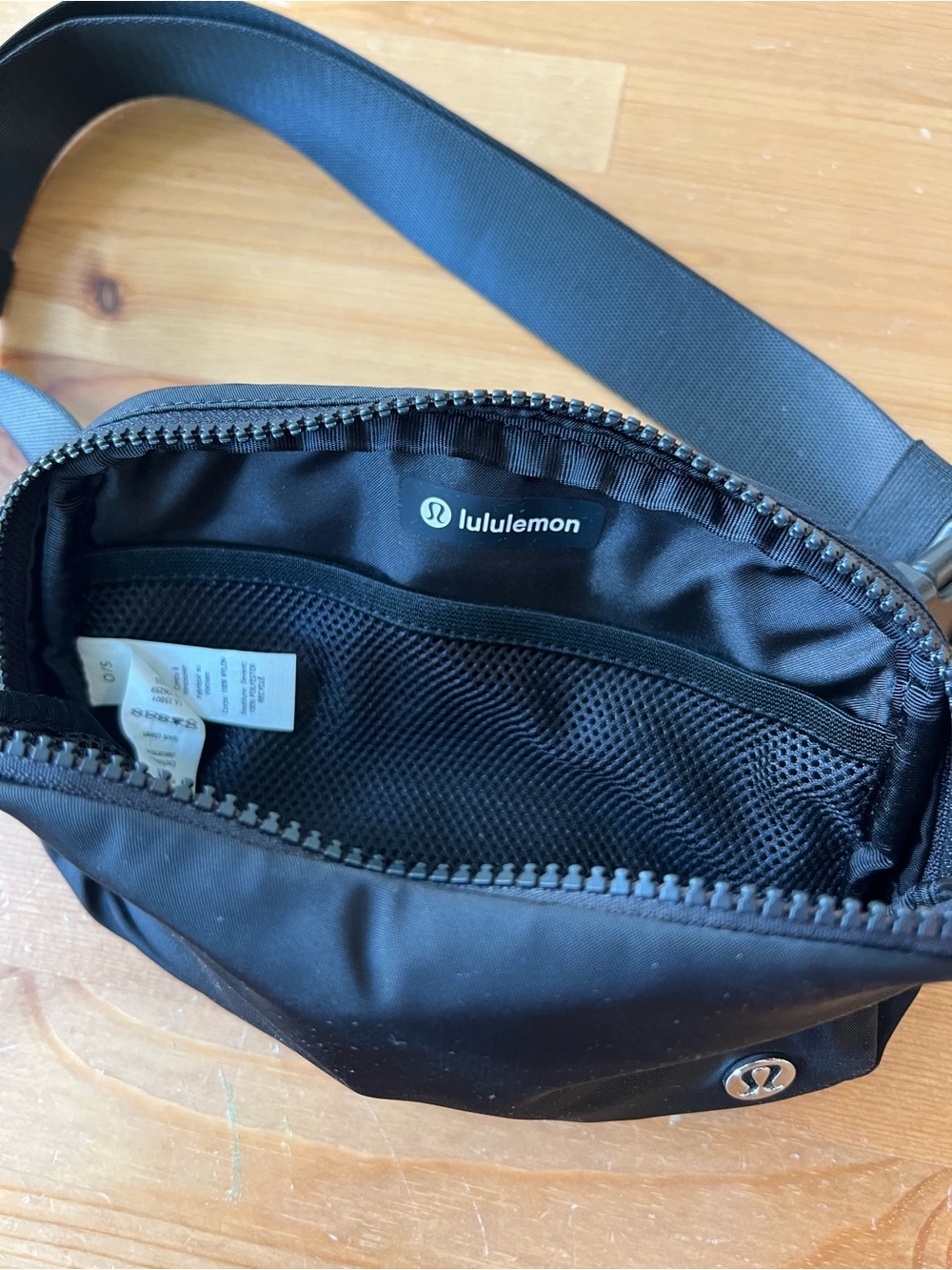 Lululemon Everywhere Belt Bag 1L - Picture 7 of 8
